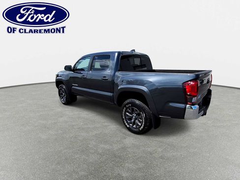 Used 2022 Toyota Tacoma SR5 AWD/4WD image 6