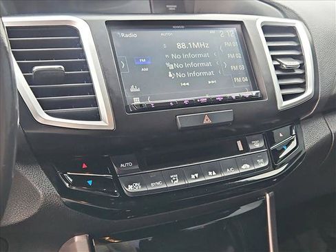 Used 2016 Honda Accord Sport image 14