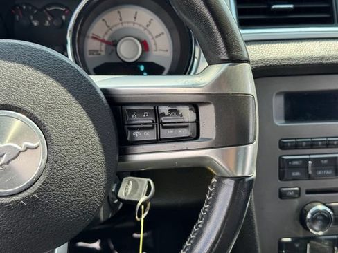 Used 2010 Ford Mustang Premium RWD image 21