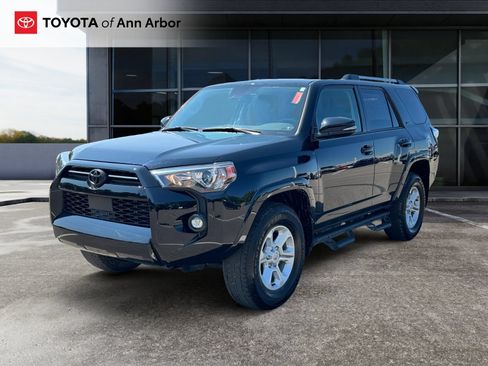 Used 2023 Toyota 4Runner SR5 Premium w/ Moonroof Package AWD/4WD image 9