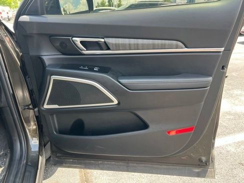 Certified 2024 Kia Telluride EX w/ EX Captain's Chair Package AWD/4WD image 38