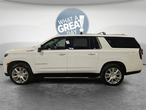 Certified 2024 Chevrolet Suburban High Country w/ Advanced Technology Package image 7