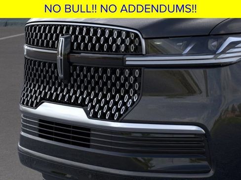 New 2025 Lincoln Navigator Reserve image 18