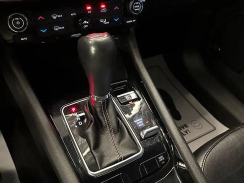 Used 2022 Jeep Compass Limited w/ Sun and Sound Group AWD/4WD image 16