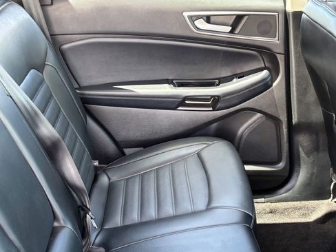 Used 2018 Ford Edge SEL w/ Equipment Group 201A FWD image 10