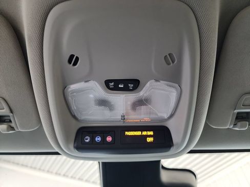 Used 2021 Buick Encore GX Select FWD image 34