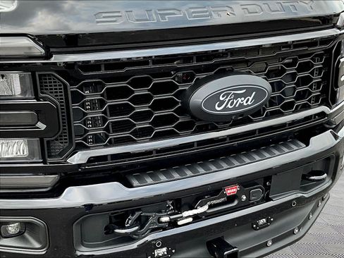Used 2025 Ford F350 Lariat w/ Lariat Ultimate Package AWD/4WD image 32