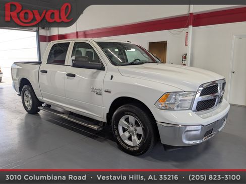 Used 2020 RAM 1500 Tradesman w/ Chrome Appearance Group RWD image 5