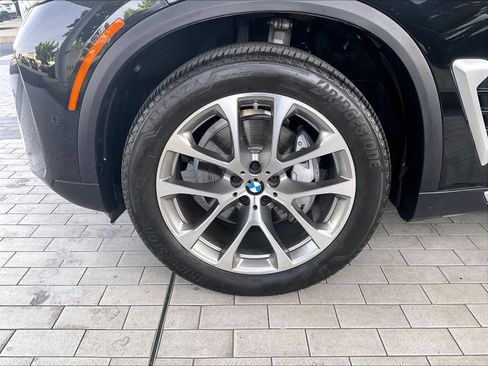 Used 2024 BMW X5 xDrive40i w/ Premium Package AWD/4WD image 11