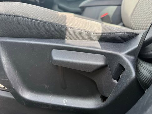 Used 2022 Ford Escape SE image 28