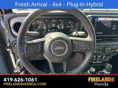 Used 2024 Jeep Wrangler Unlimited w/ Convenience Group AWD/4WD image 20