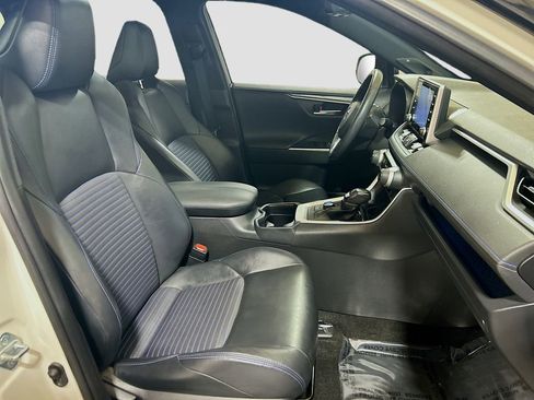 Used 2020 Toyota RAV4 XSE AWD/4WD image 25