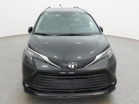 New 2026 Toyota Sienna XLE FWD image 15