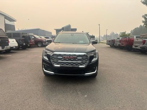 Used 2023 GMC Terrain Denali w/ Denali Premium Package AWD/4WD image 3