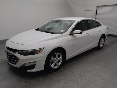 Used 2023 Chevrolet Malibu LT image 2