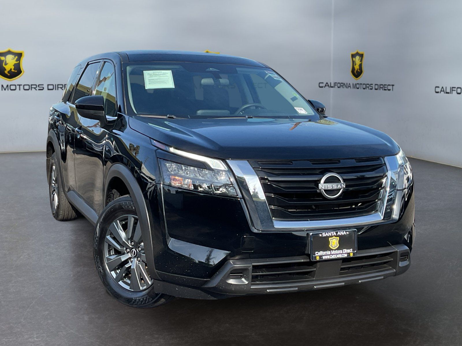 Used 2024 Nissan Pathfinder S FWD image 3
