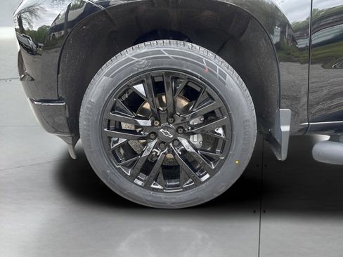 Used 2022 Chevrolet Silverado 1500 RST AWD/4WD image 5