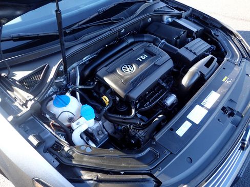 Used 2017 Volkswagen Passat 1.8T S image 19