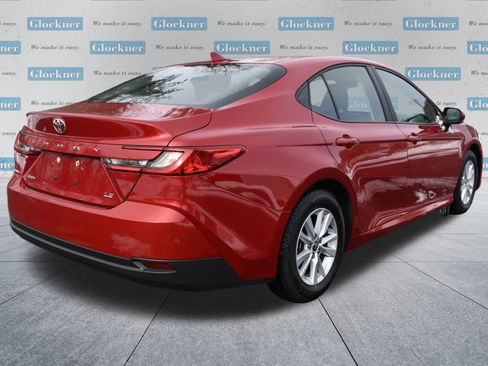 Used 2025 Toyota Camry LE image 6