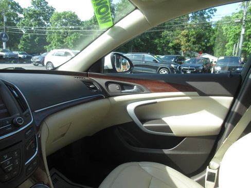 Used 2015 Buick Regal Premium w/ Experience Buick Package FWD image 24