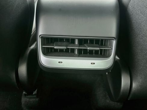 Used 2024 Tesla Model Y Long Range AWD/4WD image 27