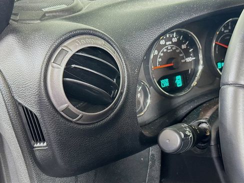 Used 2018 Jeep Wrangler Sport AWD/4WD image 10