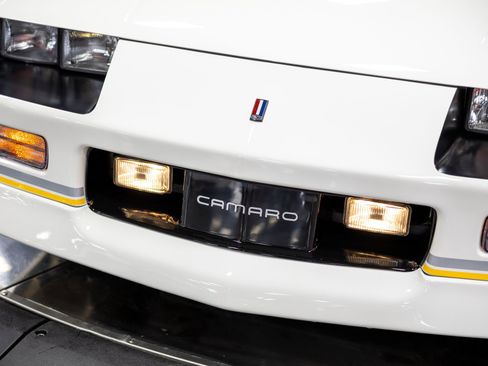Used 1989 Chevrolet Camaro IROC-Z image 25