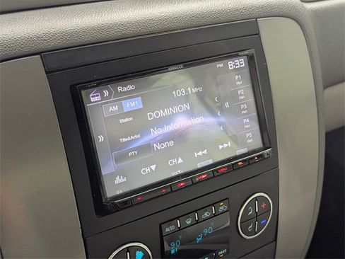 Used 2011 Chevrolet Avalanche LT w/ Luxury Package image 28