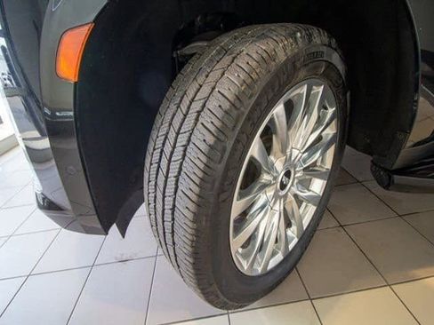 Used 2023 Cadillac Escalade Premium Luxury image 34