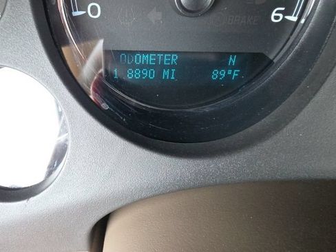 Used 2014 Chevrolet Tahoe LT w/ Luxury Package AWD/4WD image 23