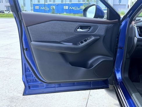 Certified 2023 Nissan Rogue SV image 10