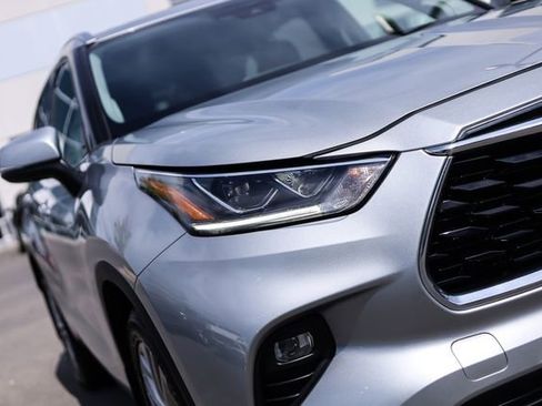 Used 2020 Toyota Highlander Platinum AWD/4WD image 12