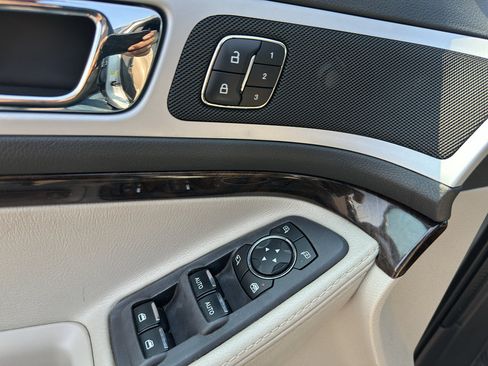 Used 2013 Ford Explorer Limited AWD/4WD image 16