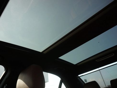 Used 2014 Mercedes-Benz E 350 Sedan image 31