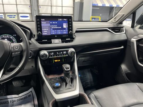 Used 2022 Toyota RAV4 Limited w/ Limited Grade Weather Package AWD/4WD image 25