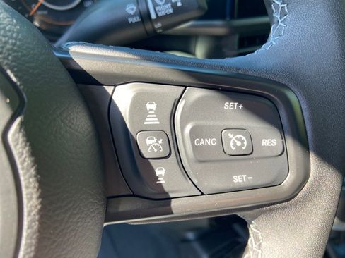 New 2025 Jeep Gladiator Sport AWD/4WD image 17