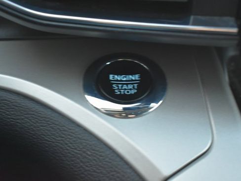 Used 2022 Ford Explorer XLT w/ Equipment Group 202A image 21