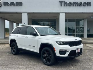 New 2025 Jeep Grand Cherokee Limited w/ Black Appearance Package video 2