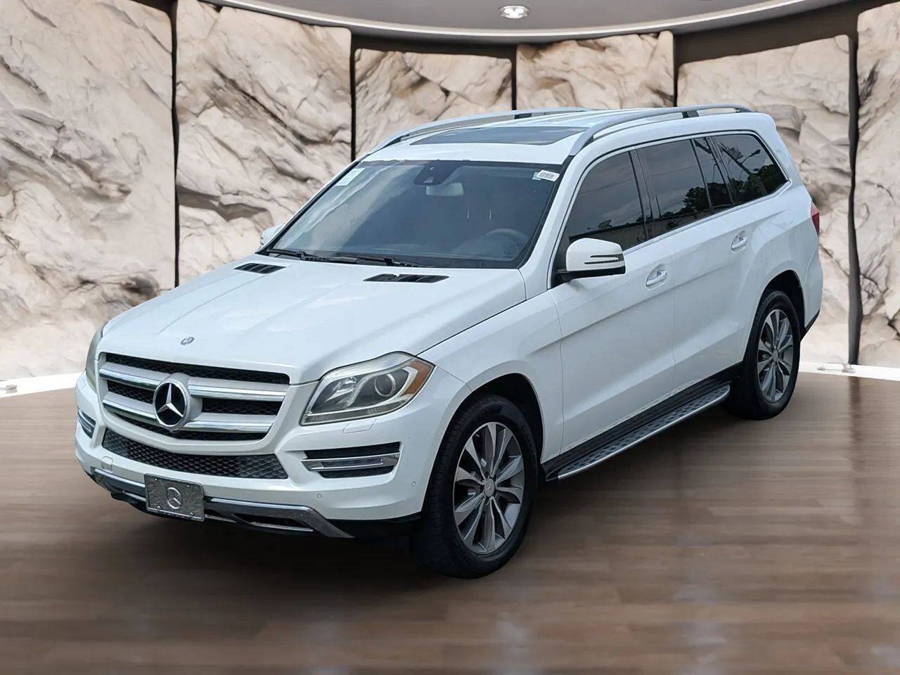 Used 2014 Mercedes-Benz GL 450 4MATIC image 3