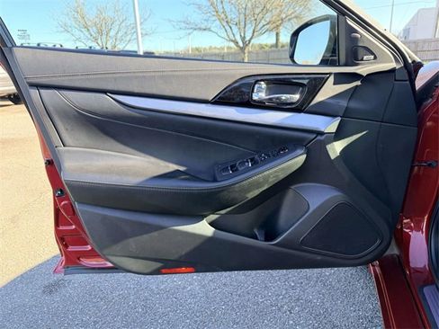 Used 2023 Nissan Maxima SL image 16