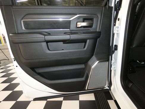 New 2026 RAM 2500 Laramie AWD/4WD image 26