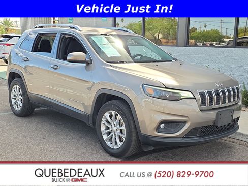 Used 2019 Jeep Cherokee Latitude w/ Popular Appearance Group AWD/4WD image 1