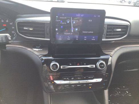 Used 2023 Ford Explorer Limited image 8