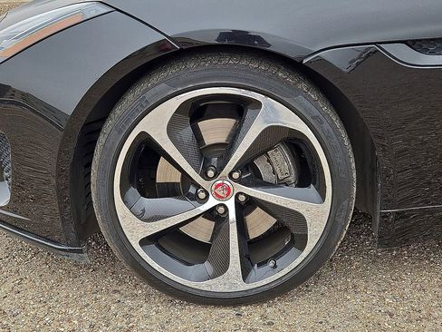 Used 2020 Jaguar F-TYPE Coupe image 11