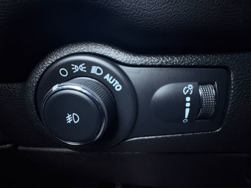 Used 2023 Dodge Durango GT image 3