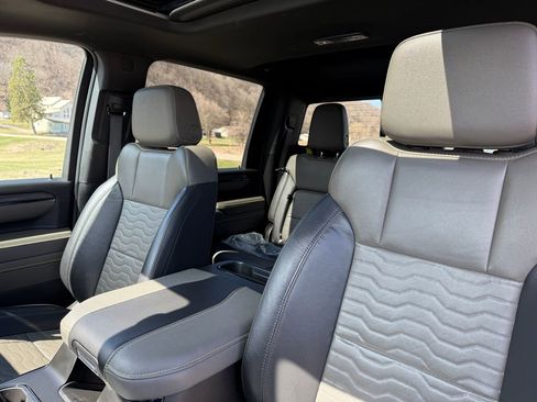 Used 2024 Chevrolet Silverado 2500 ZR2 w/ Technology Package image 23