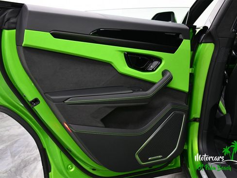 Used 2025 Lamborghini Urus SE image 42