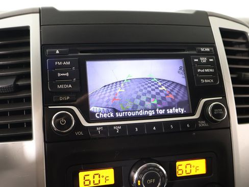 Used 2017 Nissan Frontier SV w/ SV Value Truck Package AWD/4WD image 6