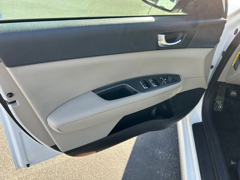 Used 2017 Kia Optima Premium image 9