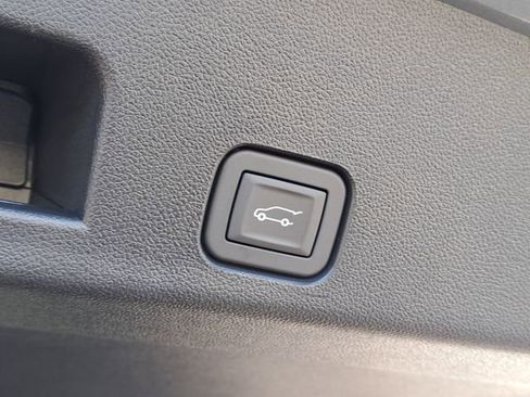 New 2026 GMC Acadia Denali Ultimate w/ LPO, Floor Liner Package image 8